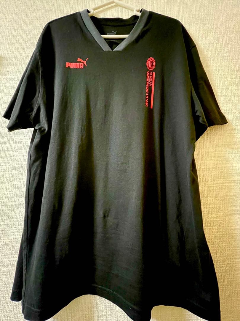 PUMA ブラック Vネックシャツ Mロゴ ( AC - MILAN )