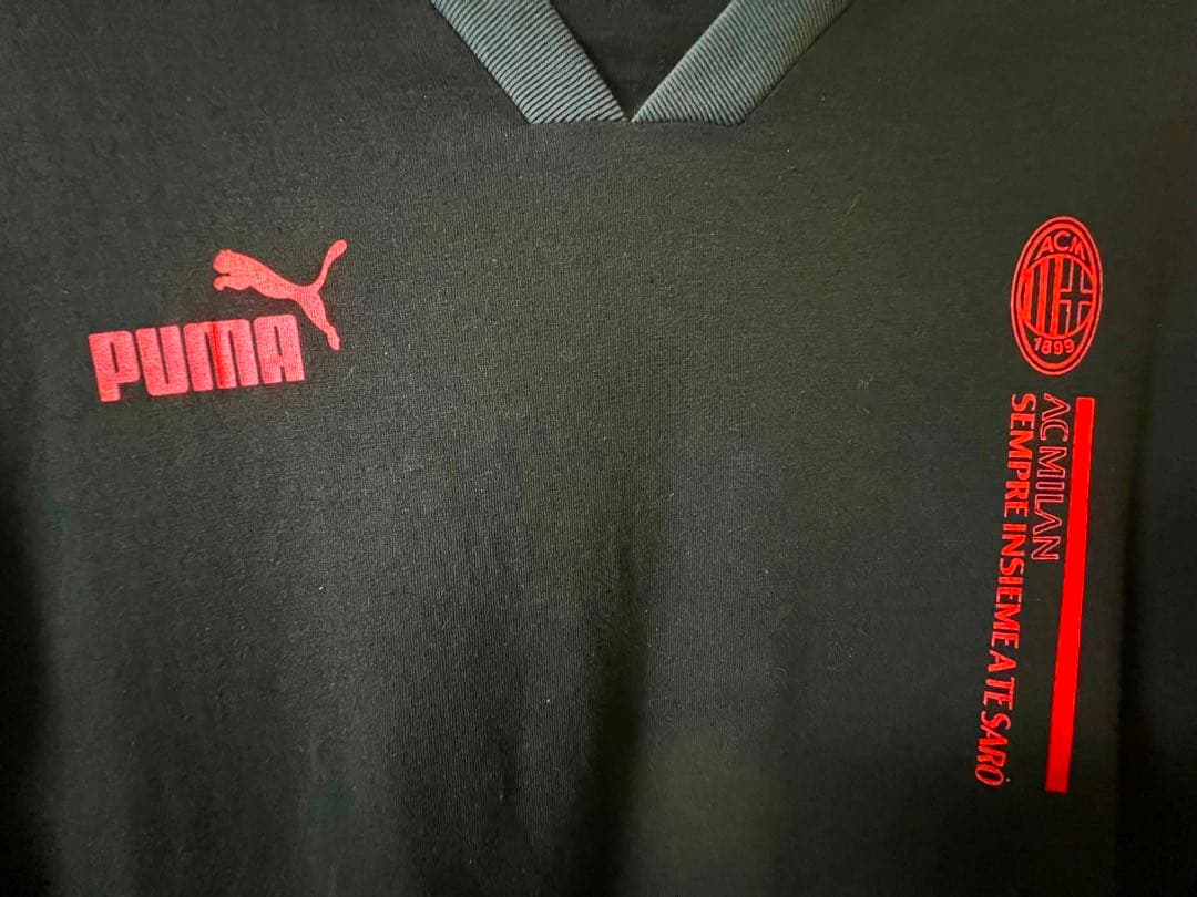PUMA ブラック Vネックシャツ Mロゴ ( AC - MILAN )
