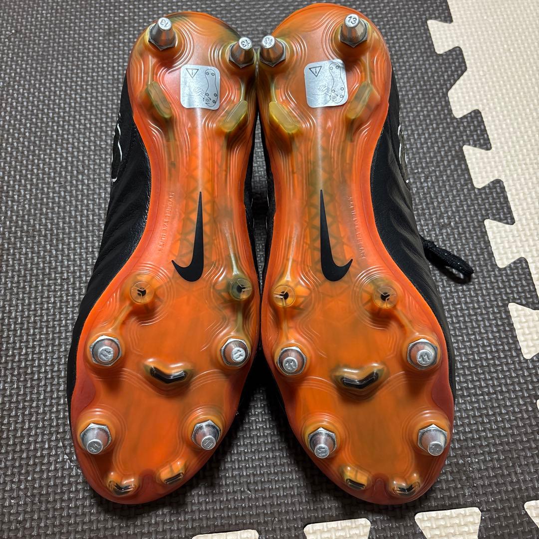 ナイキサッカースパイク　ティエンポ