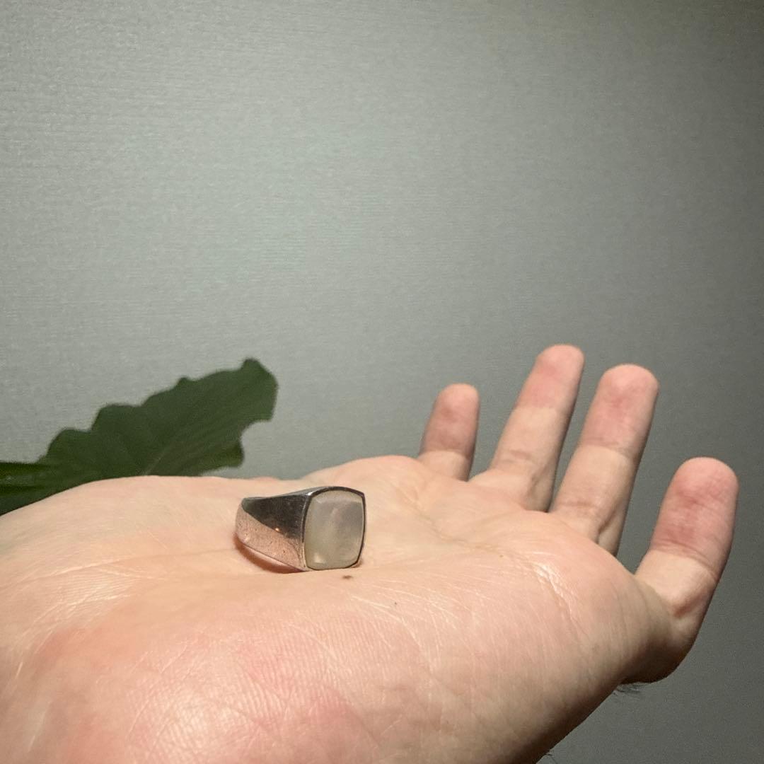アクセサリー TOM WOOD CUSHION WHITE MOP RING