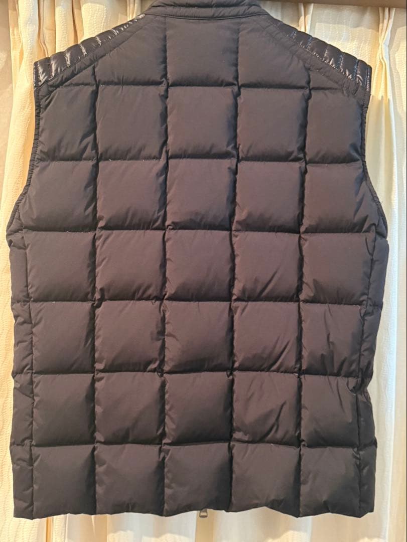 【美品】モンクレール ダウンベスト ブラック HOLSTEINER GILET