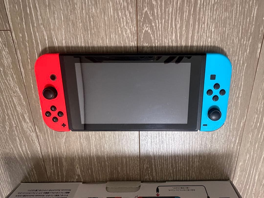 a*a様 Nintendo Switch 本体 青/赤