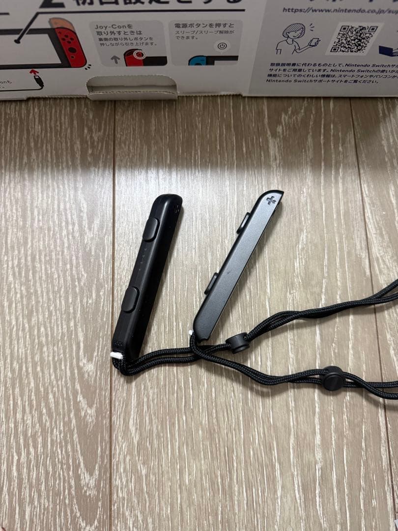 a*a様 Nintendo Switch 本体 青/赤