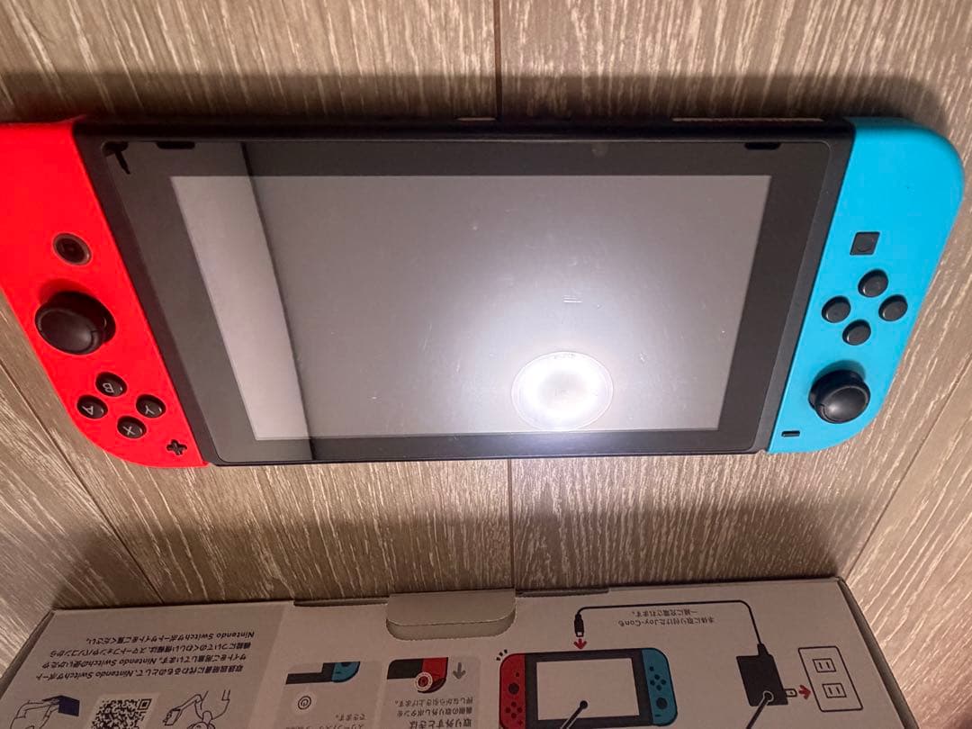 a*a様 Nintendo Switch 本体 青/赤