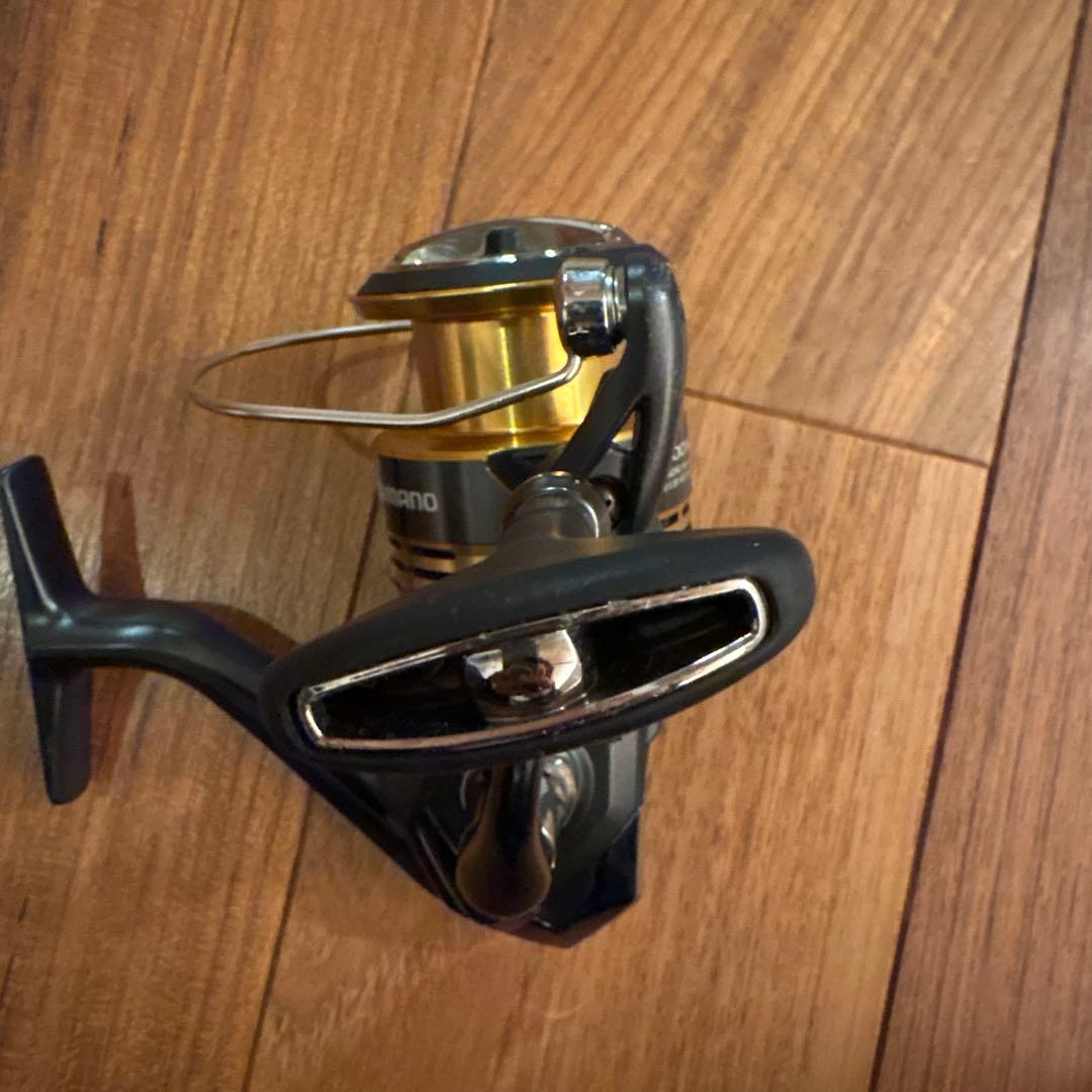 シマノ　サハラ　4000XG スピニングリール　サーフ　シーバス