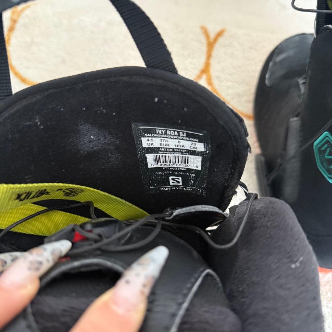 SALOMON スノーボードブーツ
