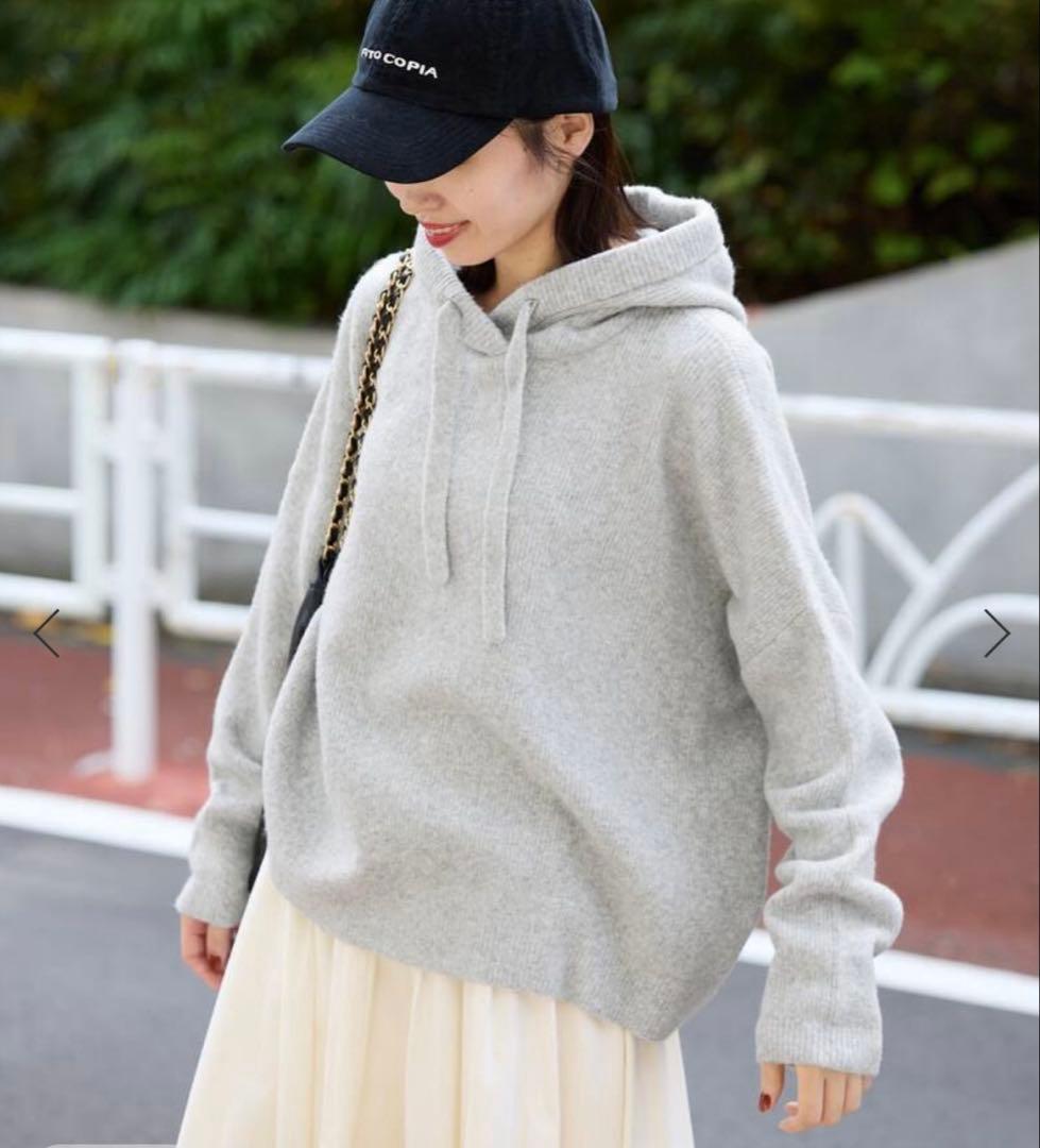 新品タグ付き　SLOBE IENAグレー フーディー ✳︎