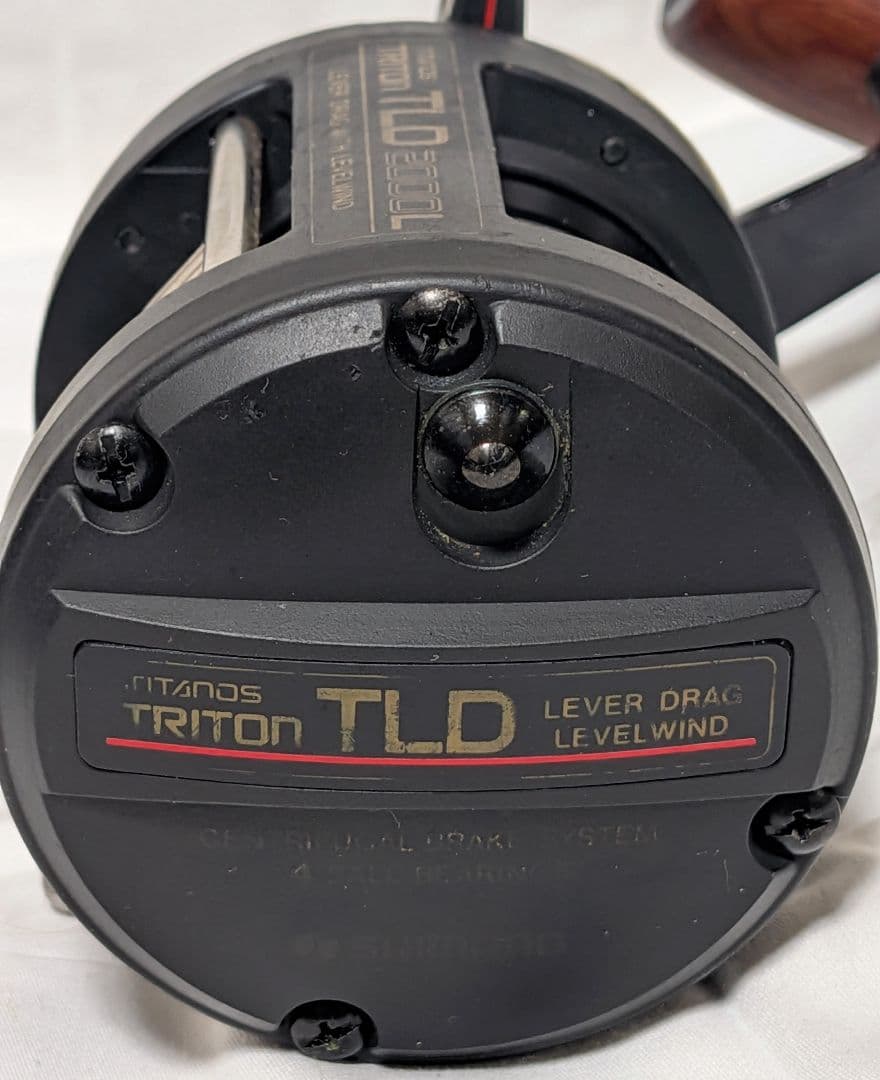 シマノトリトンTLD2000Lレバードラグ付き両軸リール