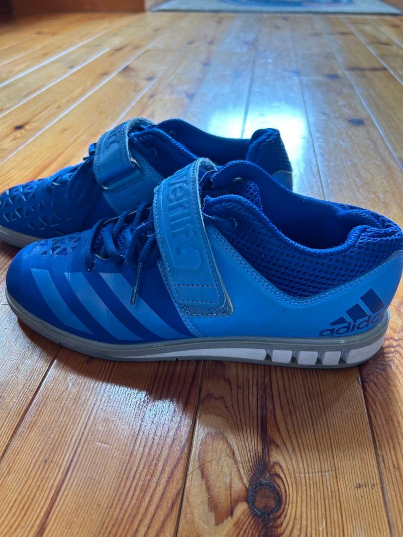 ☆激安☆リフティングシューズ　adidas