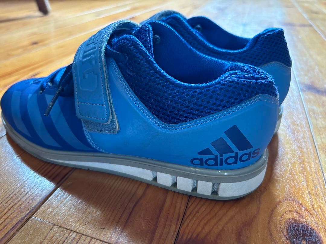 ☆激安☆リフティングシューズ　adidas