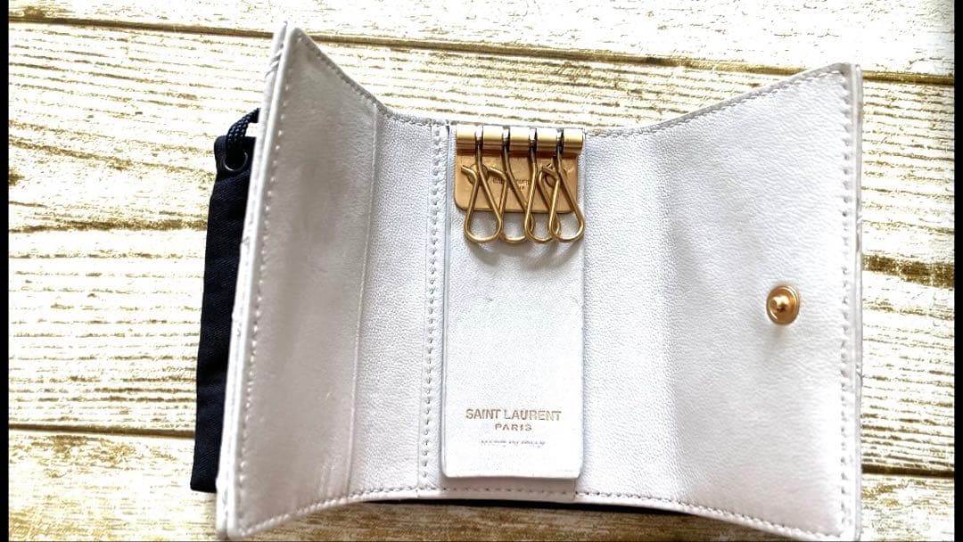 Saint Laurent YSLモノグラムキーケース クリームホワイト