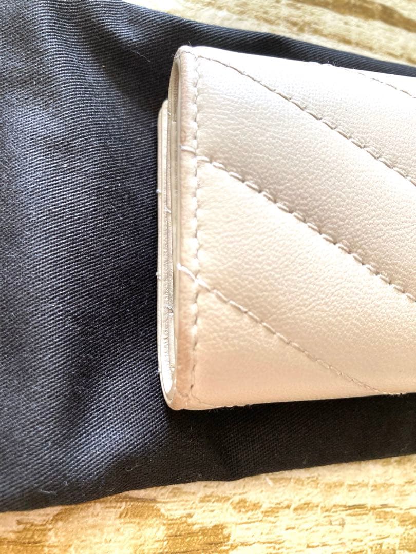Saint Laurent YSLモノグラムキーケース クリームホワイト