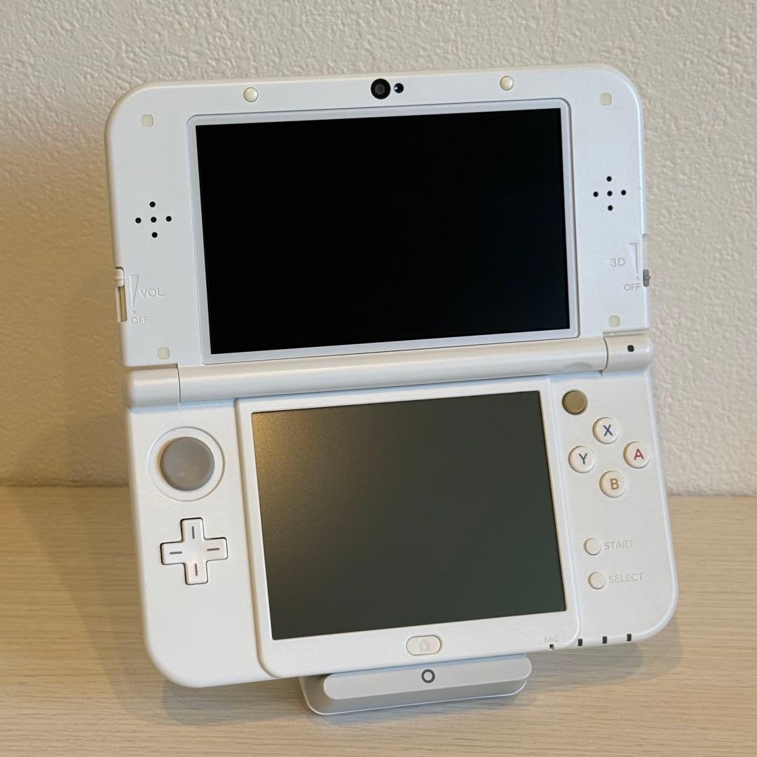 Newニンテンドー3DS LL パールホワイト 箱付き 3-074
