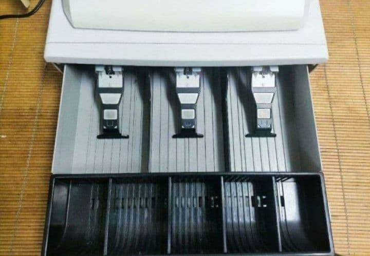 カシオレジスター　100ER　簡単便利特殊　送料込　260110