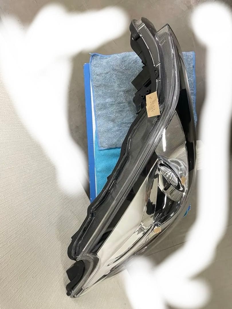 プリウスα右ヘッドライト 訳あり品