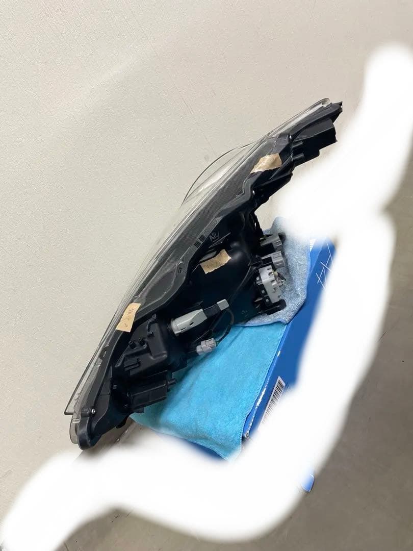 プリウスα右ヘッドライト 訳あり品