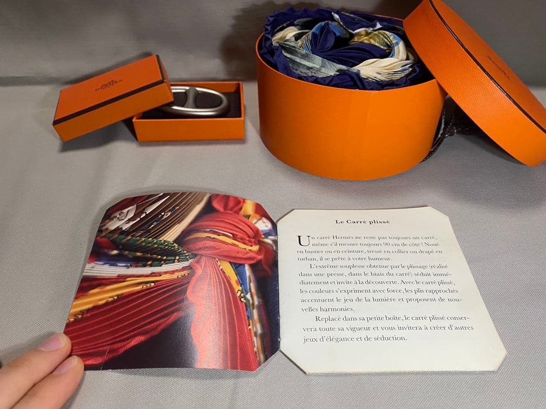 HERMES プリーツスカーフ「カレ プリッセ」