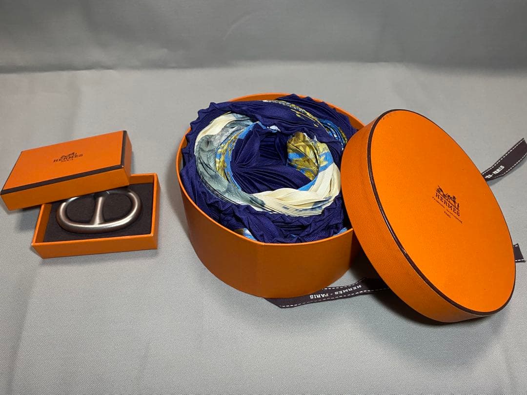 HERMES プリーツスカーフ「カレ プリッセ」