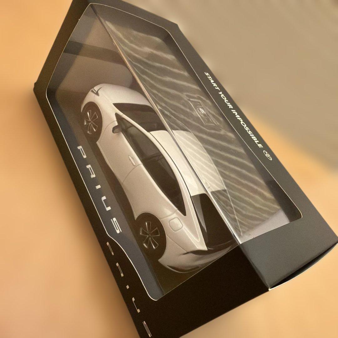 トヨタ プリウス ミニカー ホワイト
