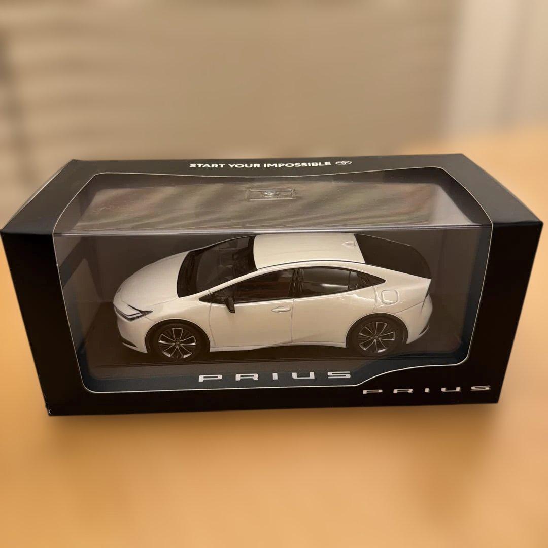 トヨタ プリウス ミニカー ホワイト