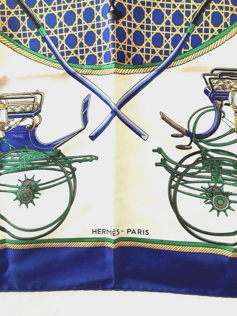 HERMES/エルメス スカーフカレ90 折りたたみ式幌の馬車　白×青