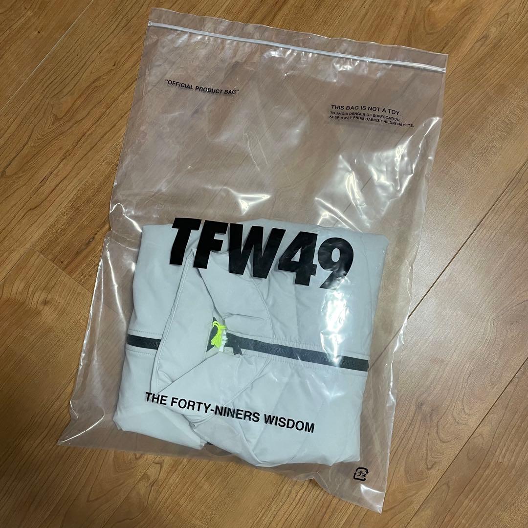 新品未使用タグ付き　定価5.3万　TFW49 ダウンブルゾン　グレー　L ゴルフ