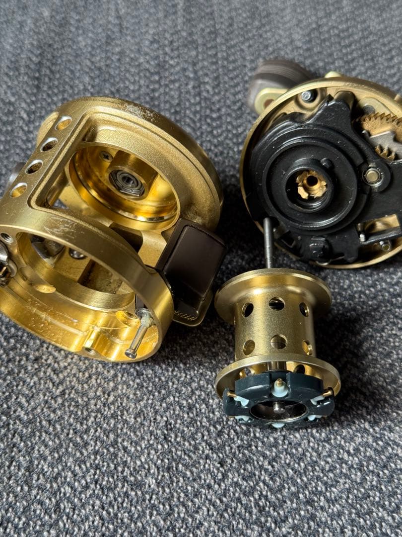 d*3様 カルカッタ51XT左巻メンテナンス済ヴィンテージベイトリール