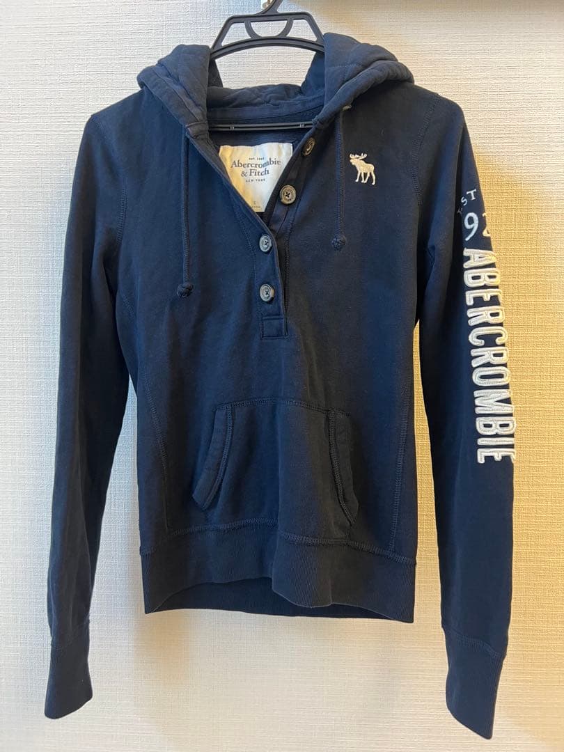 期間限定値下　アバクロンビー　パーカー 紺Sプルオーバー