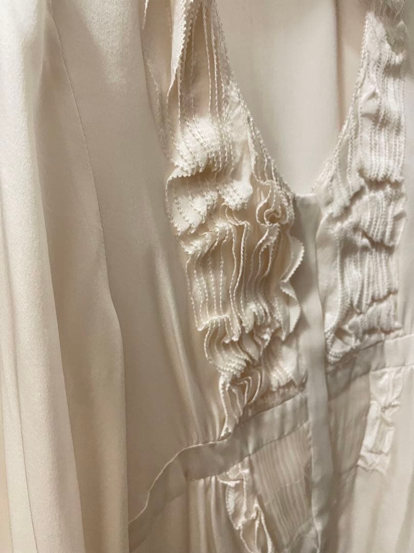 ☆着用画あり☆Givenchy 胸元のフリルが綺麗な長袖シルクブラウス