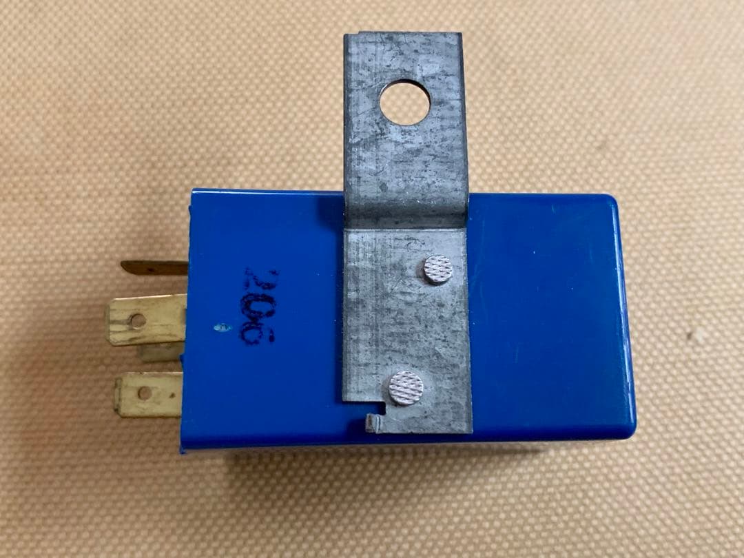 ☆【新品】HELLA・4極ウィンカーリレー・4DM001899-04