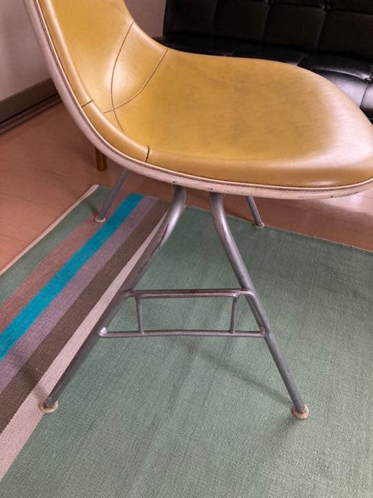 値下げ中！ハーマンミラー　レザー　イームズサイドシェルチェア