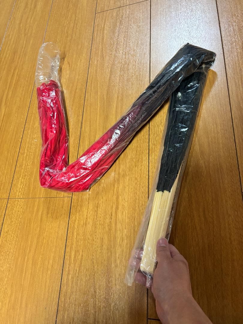 【新品】新色！ビッグフラッターファンベール★右手のみ★黒～赤