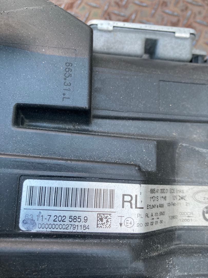  E90後期　純正ヘッドライト左側