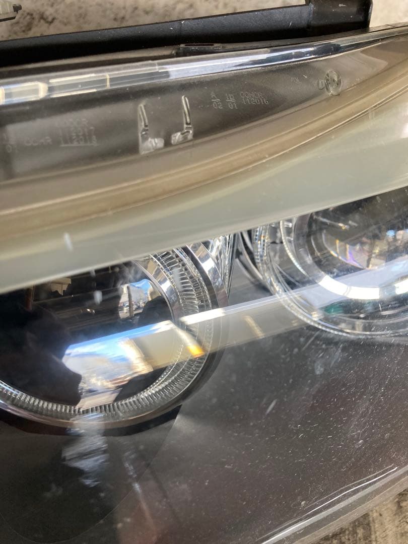  E90後期　純正ヘッドライト左側