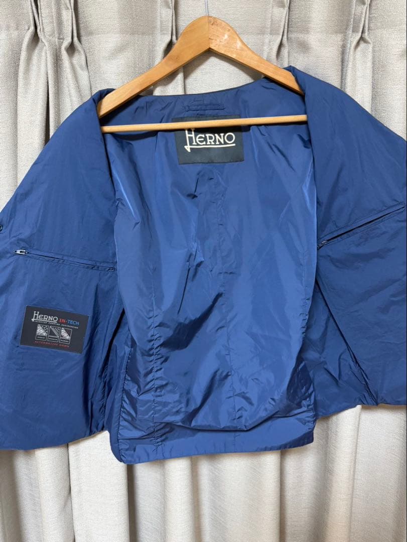 HERNO (ヘルノ)ネイビー ダウンベスト