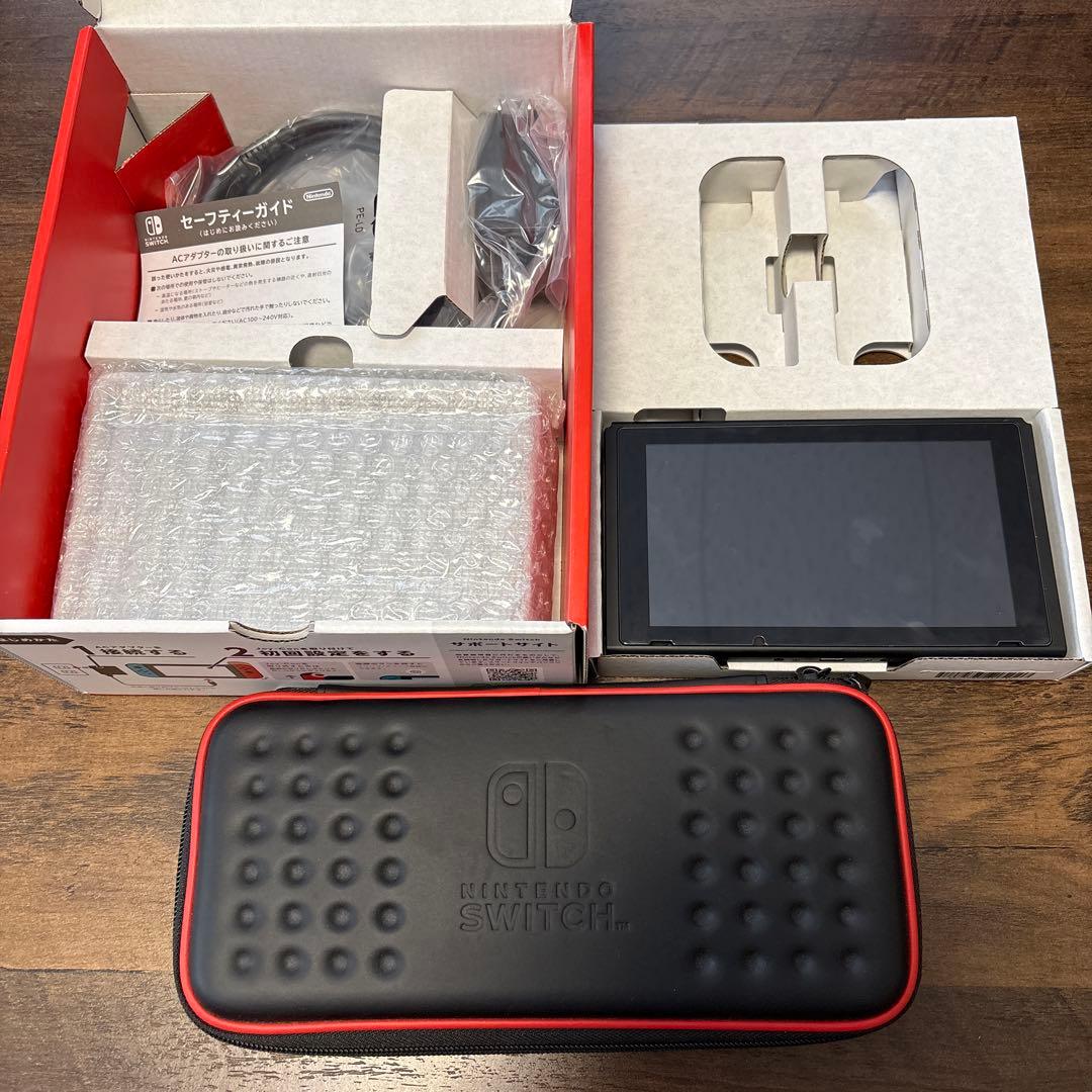 Nintendo Switch 本体　【周辺機器は新品未使用】