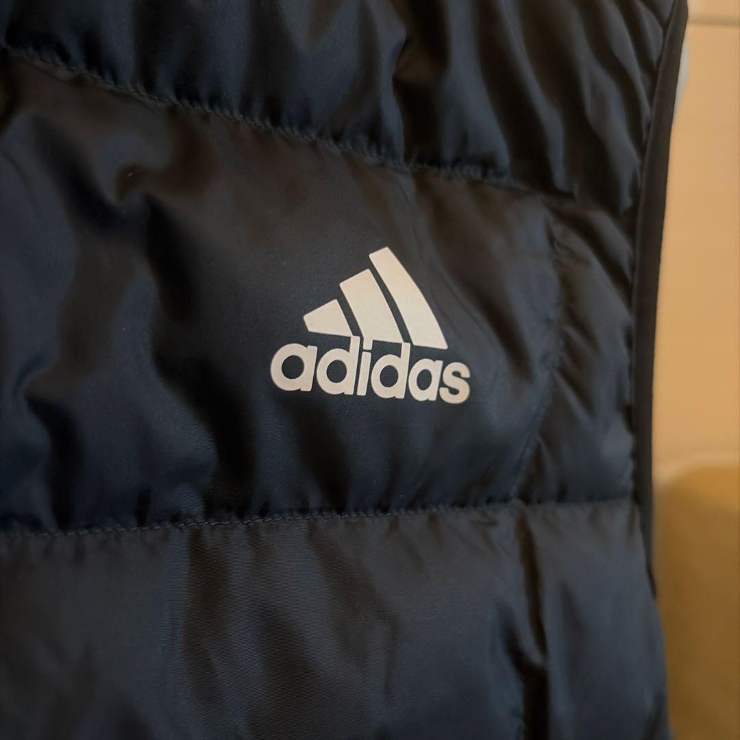 サ*認様 新品アディダスadidasエッセンシャルズ ダウンベストゴルフ軽量ブラ