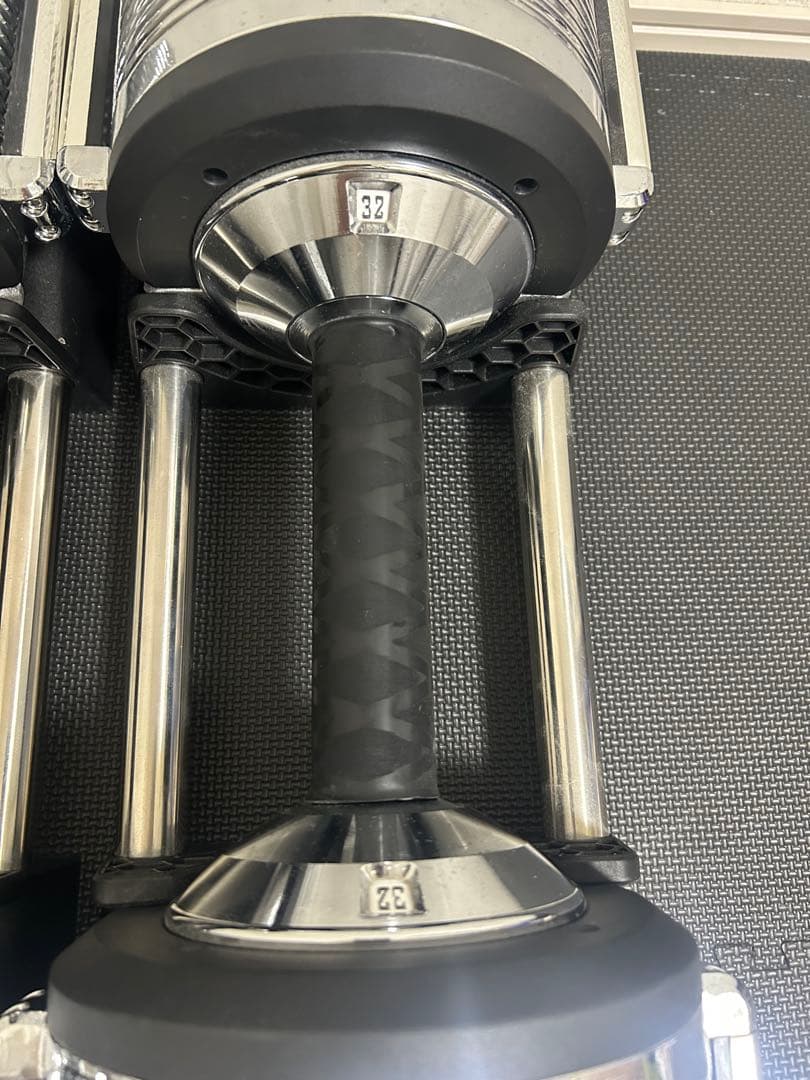 Lysin 可変式ダンベル 最大32kg 引き取り限定愛知