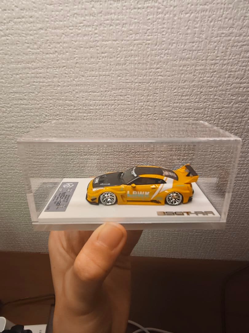 LBWK GTR 1/64 ミニカー ケース付き