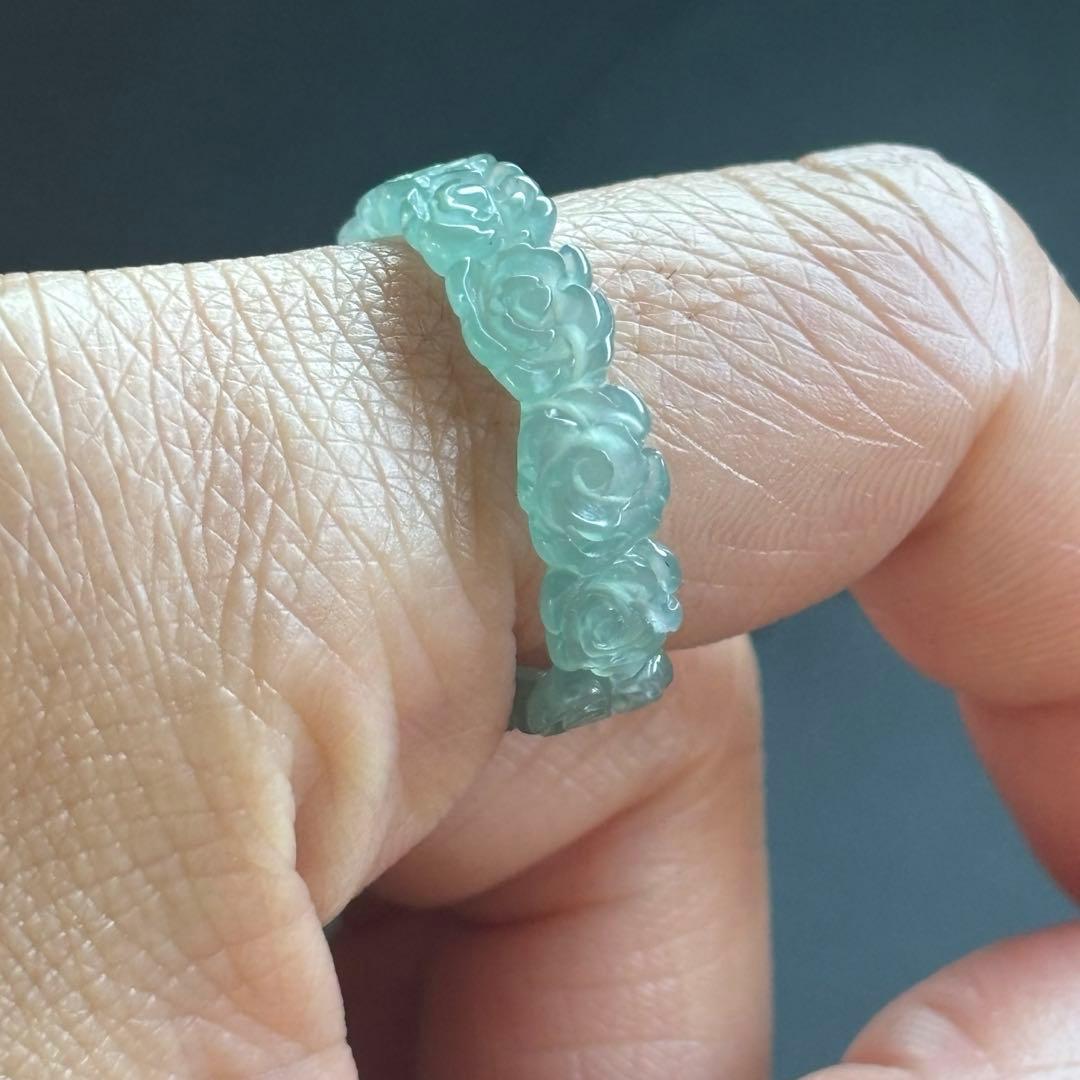 グアテマラ産 天然本翡翠 A貨 氷種 薔薇彫り くり抜きリング　18号
