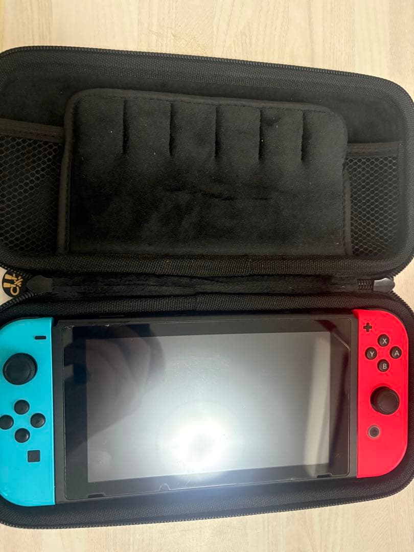 Nintendo Switch 本体とJoy-Con青/赤　国際￼版　ケース付
