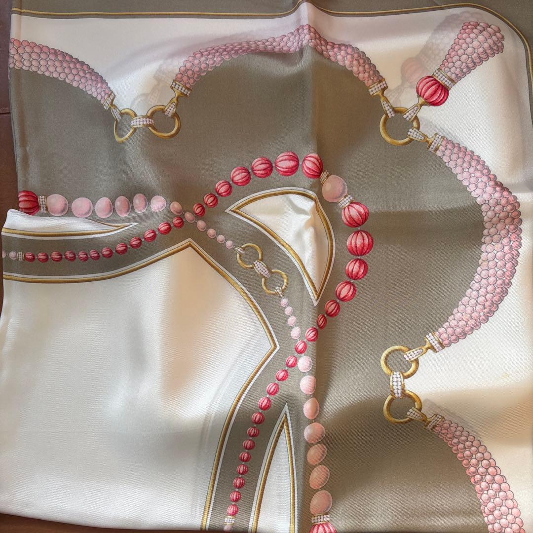 Cartier シルクスカーフ チェーンデザイン