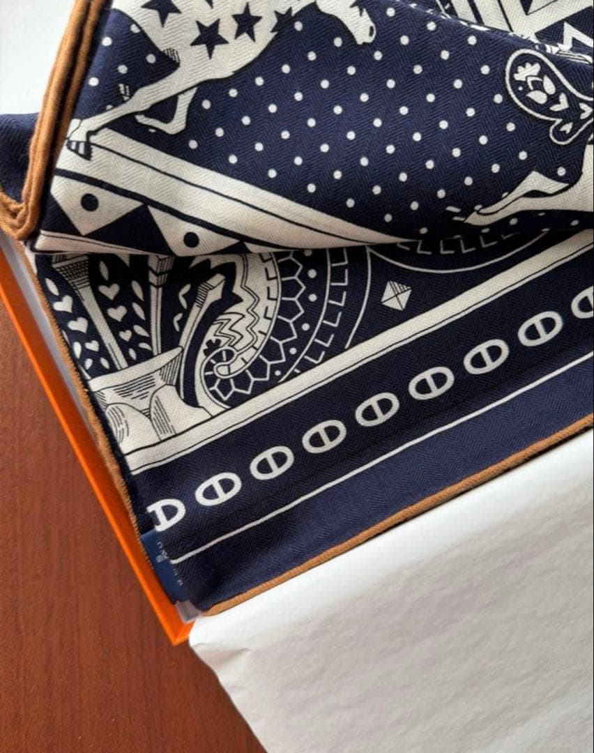 エルメス　シュヴァル・ドゥ・クール・バンダナ　カシシル　美品