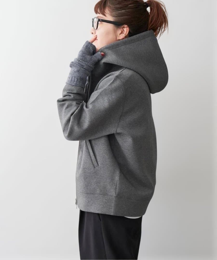 人気完売Spick and Span ストレッチジップフードパーカー　グレー