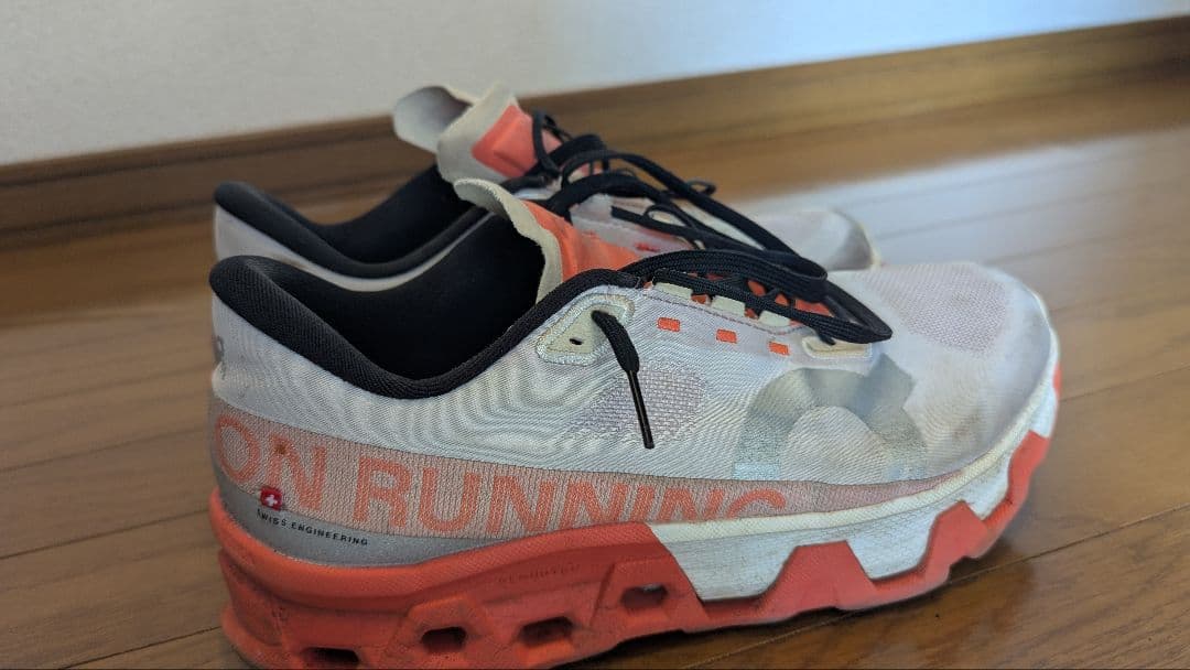 オンOn RUNNING CloudMonsterHyper