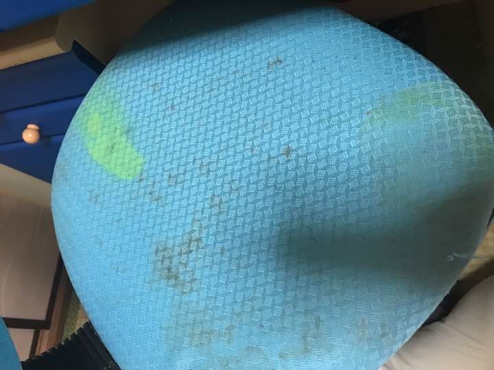 ３年弱使用しました学習机です。今回引っ越しが決まり出品を考えました。