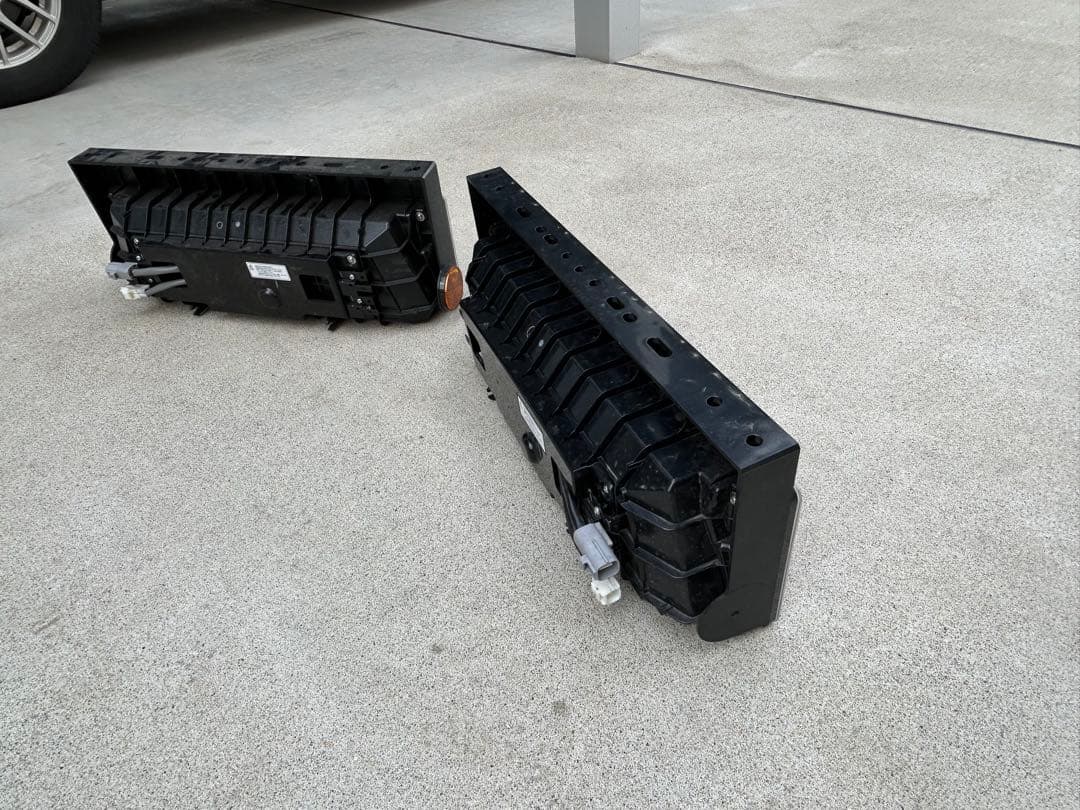 小糸　KOITO テールランプ左右セット　新車取り外し品　いすゞ　テールランプ