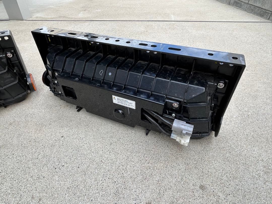 小糸　KOITO テールランプ左右セット　新車取り外し品　いすゞ　テールランプ