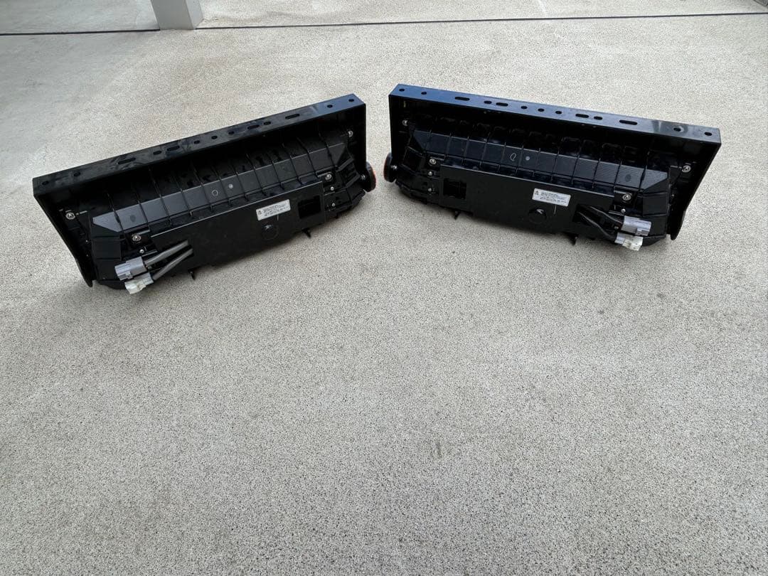 小糸　KOITO テールランプ左右セット　新車取り外し品　いすゞ　テールランプ