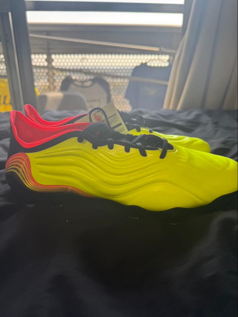 adidas サッカーシューズ イエロー/レッド